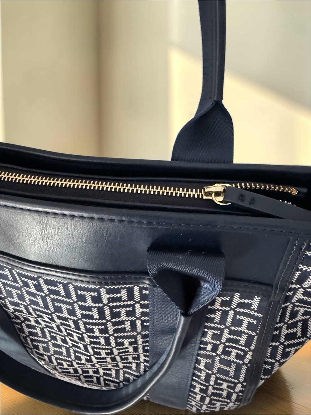 Tommy Hilfiger Navy, White & Red Signature Canvas Tote - Picture 3 of 5